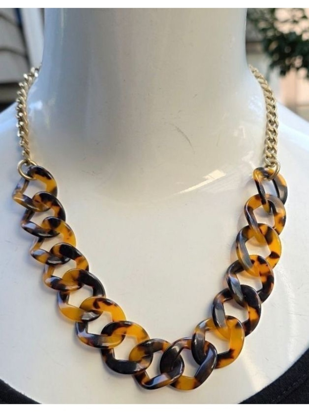 J.Crew Chunky Faux Tortoiseshell Acrylic & Antique Burnished Gold Chain Necklace
